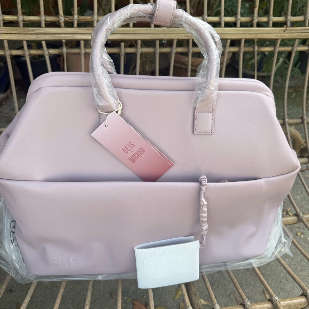 Beis Luggage Wicked Pink Weekender - Picture 2 of 7